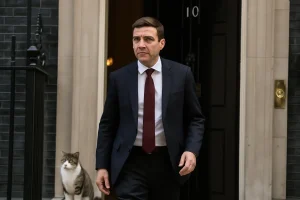 Andy Burnham will auf Premier Keir Starmer folgen: Doch die Probleme in Großbritannien sind dieselben