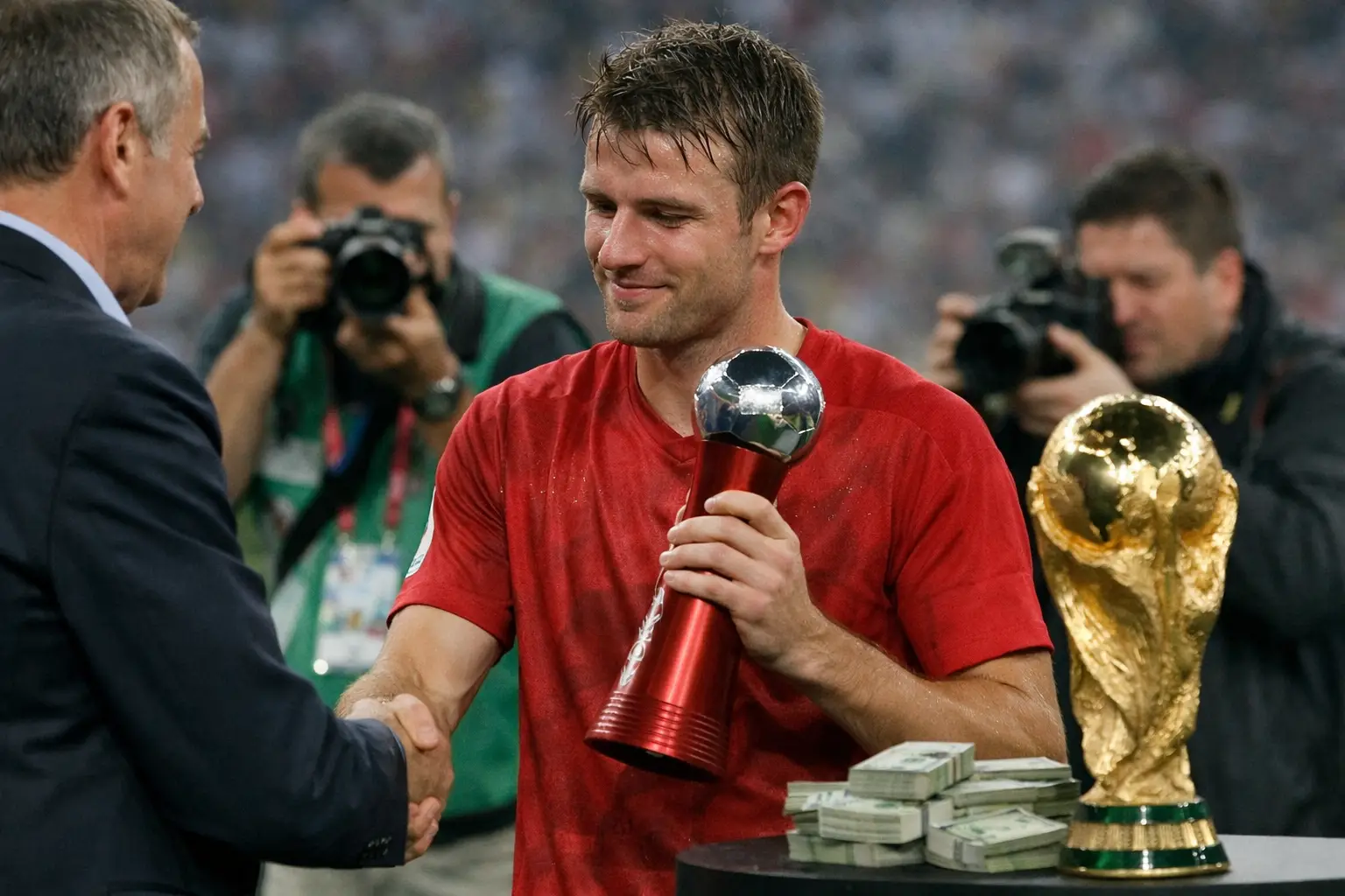Bekommen Weltmeisterschafts-Stars Geld für Spieler des Spiels? Die Wahrheit