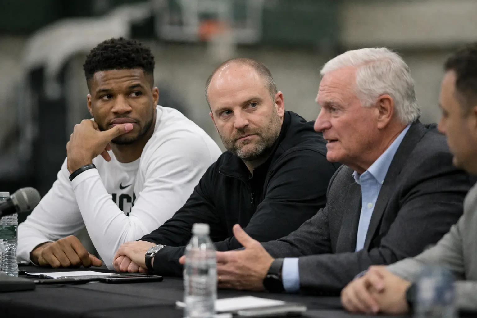 Bucks setzen Frist für Giannis Antetokounmpo Entscheidung