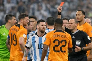 Das chaotischste WM-Spiel: Rekord-Gelbe Karten & Messis Schiedsrichter-Kommentar