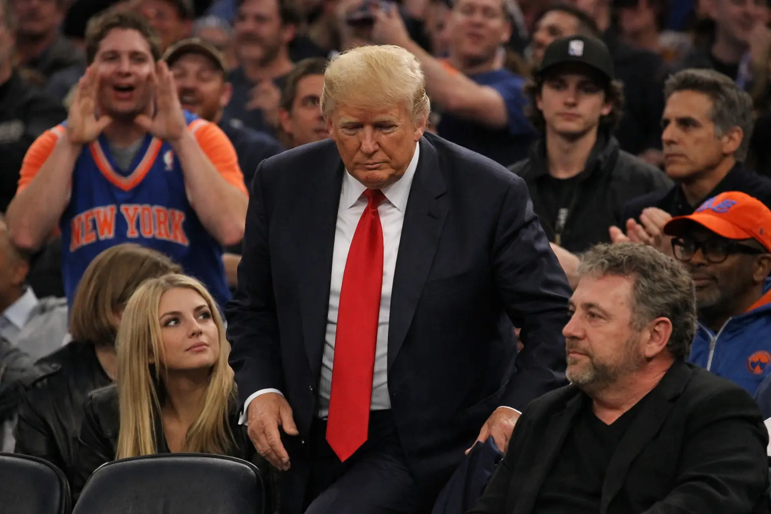 Donald Trumps Teilnahme an Knicks-Spurs Spiel 4 bestätigt