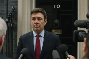 Kabinettsumbildung in London: Neuer britischer Premier holt zurückgetretenen Verteidigungsminister zurück