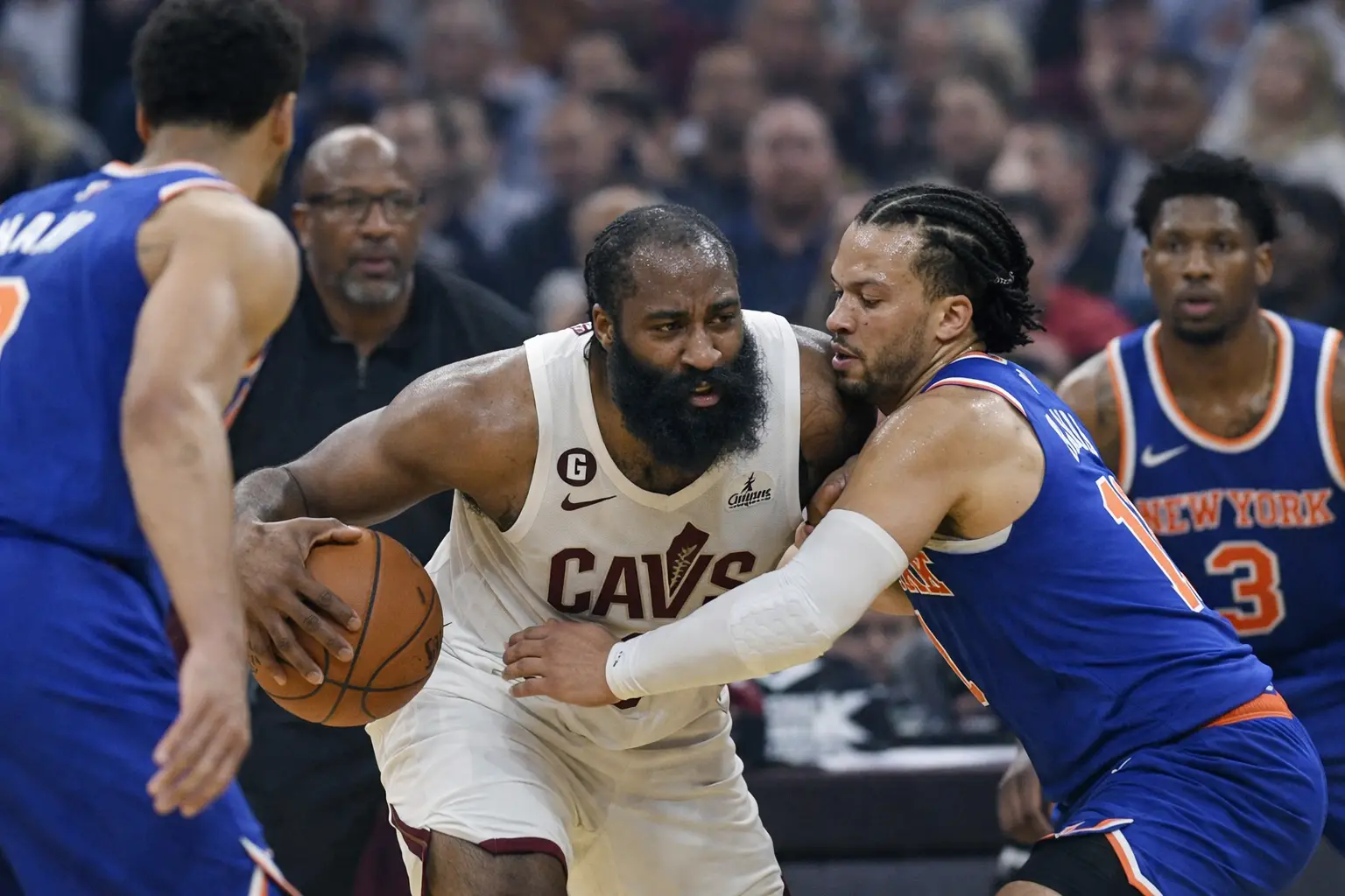 Mike Brown erklärt die Defensive der Knicks gegen James Harden