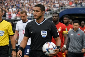 Said Martínez: Schiedsrichter bei England vs Ghana bei der WM 2026