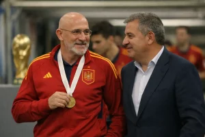 Spaniens Plan 2030: Weltmeistertrainer De la Fuente festigen