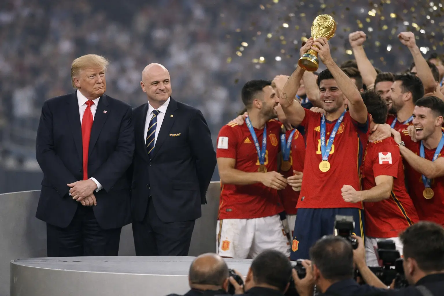 Spaniens WM-Feierfoto: Unerwarteter Gast erscheint und verschwindet
