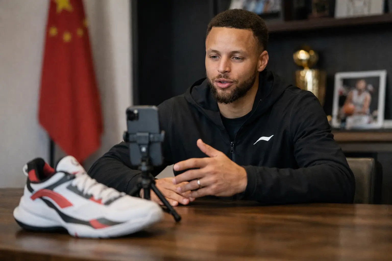Stephen Currys 10-Jahres-Deal mit Li-Ning nach Under Armour Ausstieg