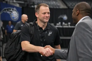 Sweeney wird Magic-Cheftrainer dank Spurs Playoff-Erfolg
