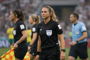 Tori Penso: US-Schiedsrichterin bei Tschechien vs Südafrika WM 2026
