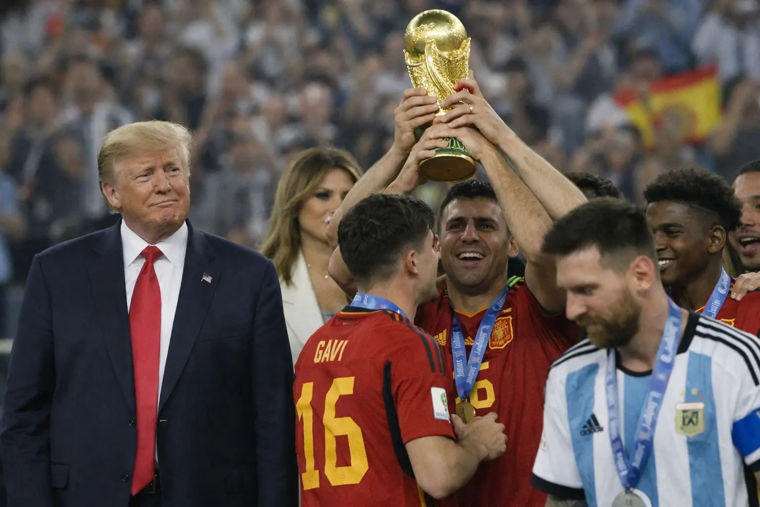 „Trump begreift es nicht“ – Körpersprache bei Trump und Melania im WM-Finale 2026