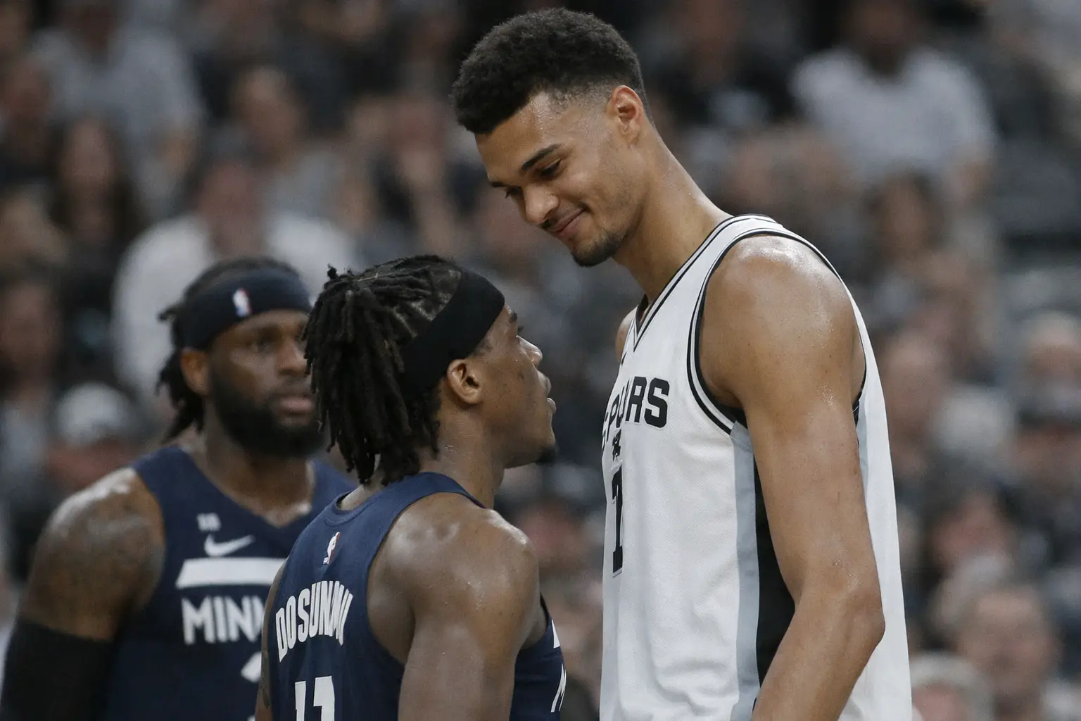 Victor Wembanyama kontert Timberwolves' Provokationen in Spiel 5