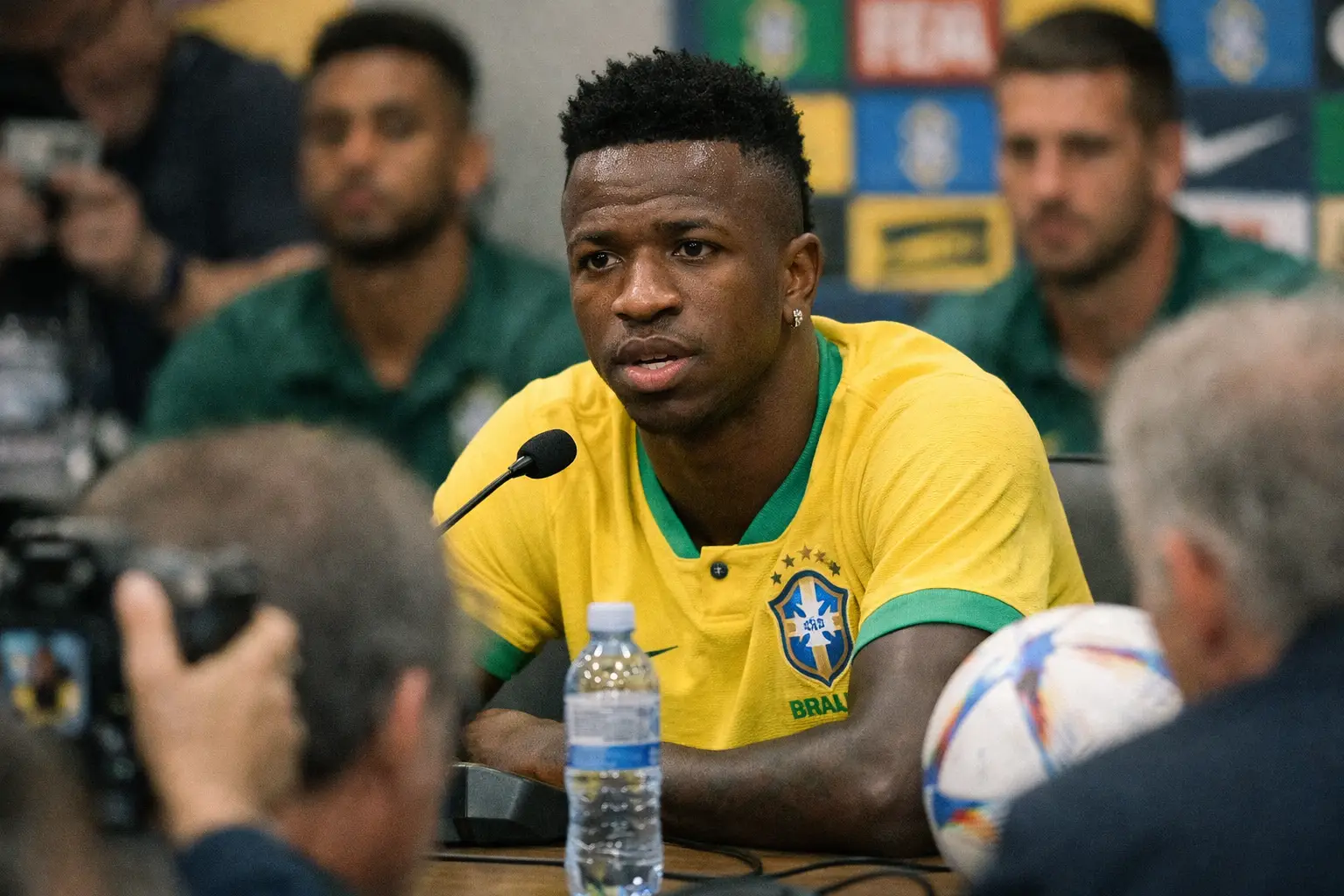Vinicius spricht über seine Real Madrid Zukunft vor Brasiliens WM-Start