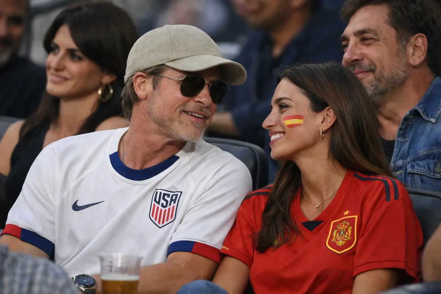Wer ist Ines de Ramon? Brad Pitts Freundin nach WM 2026 Auftritt